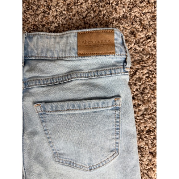 Abercrombie Kids Light Wash High Rise Wide Leg Distressed Jeans Size 15 16 - Picture 6 of 7
